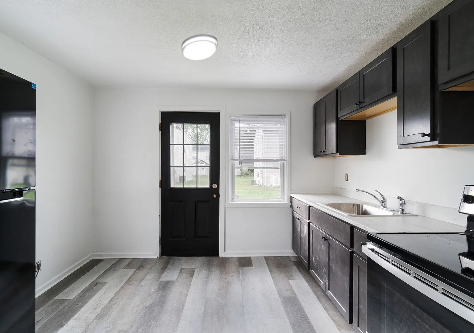 4 bed, 1176 sqft, $1,450 — Photo 4