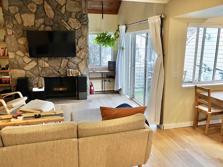 2614 S Xanadu Way #C — Photo 2