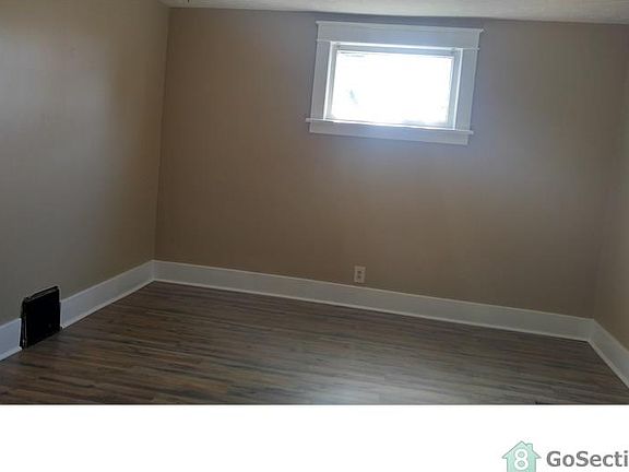 3rd image of 1305 W 10th St