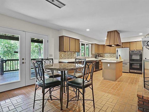 3rd image of 635 Parmentier Estates Dr