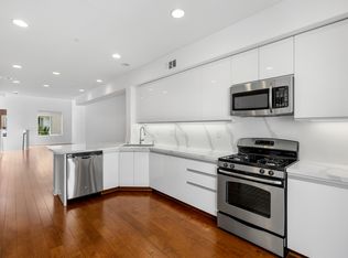 561 Rockefeller, Irvine, CA 92612
