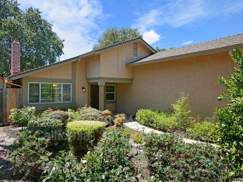 1st image of 8330 Foxfire Dr