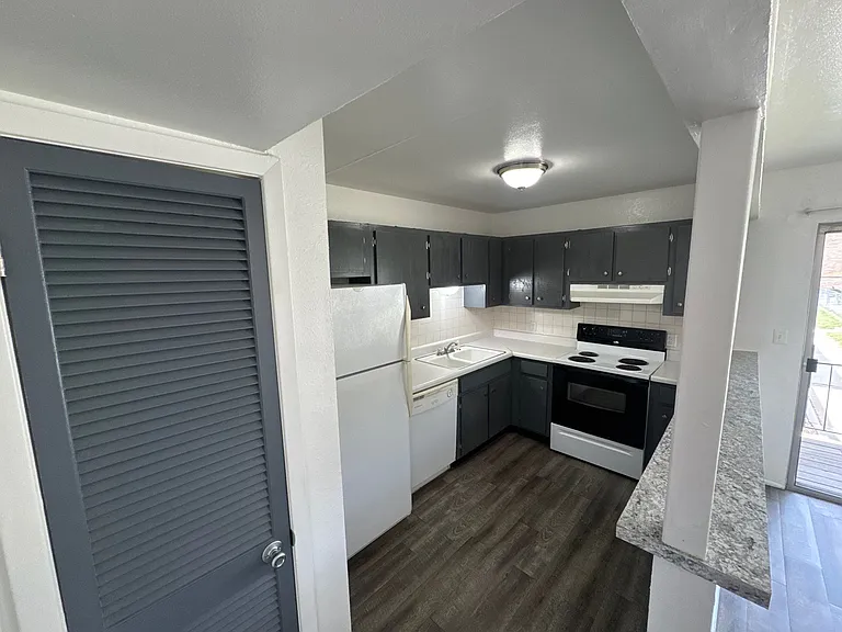 1001 S State Fair Blvd — Photo 4