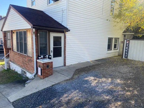 1821 14th Ave APT 1, Altoona, PA 16601