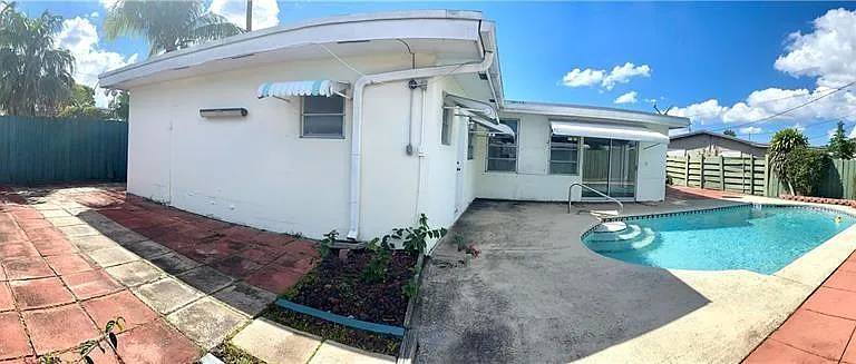 1650 NW 43rd St — Photo 14