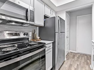 Liv on the Green Apartment Homes, Arlington, TX 76006