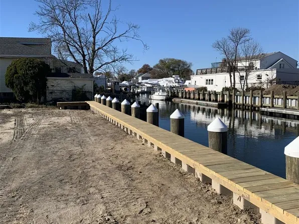 126 Cary Place, Freeport, NY 11520