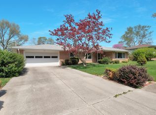 904 Brighton Dr, Urbana, IL