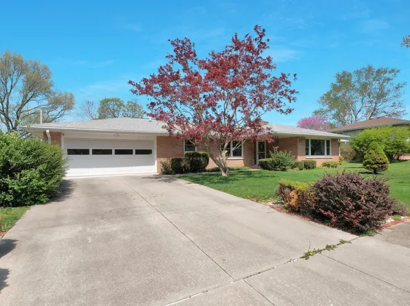 904 Brighton Dr, Urbana, IL 61801