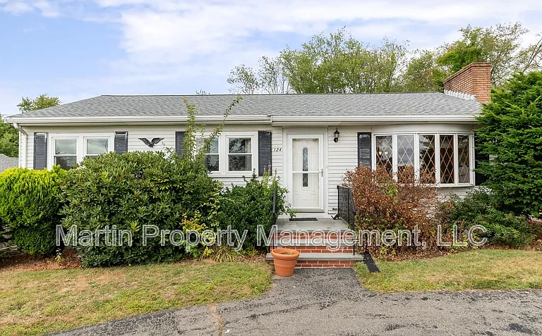 124 Cambridge St — Photo 2