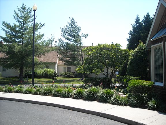 3rd image of 3142 Lake Terrace Ct