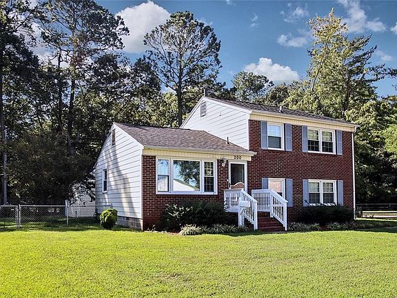 Nice Front Yard of Corner Lot 