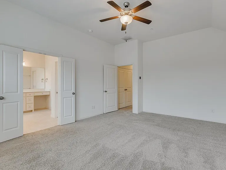 4064 Washburne Dr — Photo 16