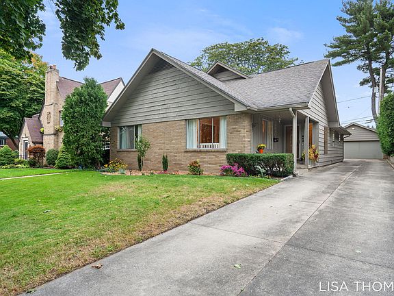 5th image of 445 Cheshire Dr NE