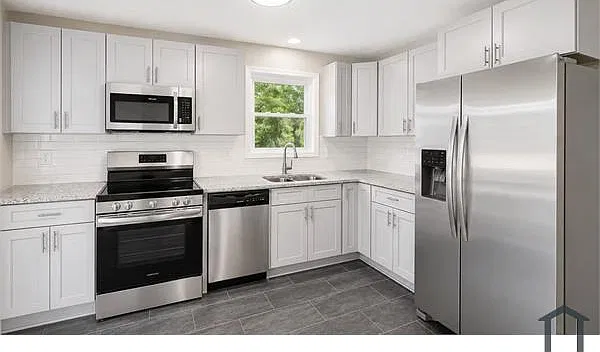 4 bed, 3182 sqft, $2,550 — Photo 4