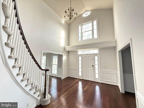 4th image of 6181 Snowhill Ct