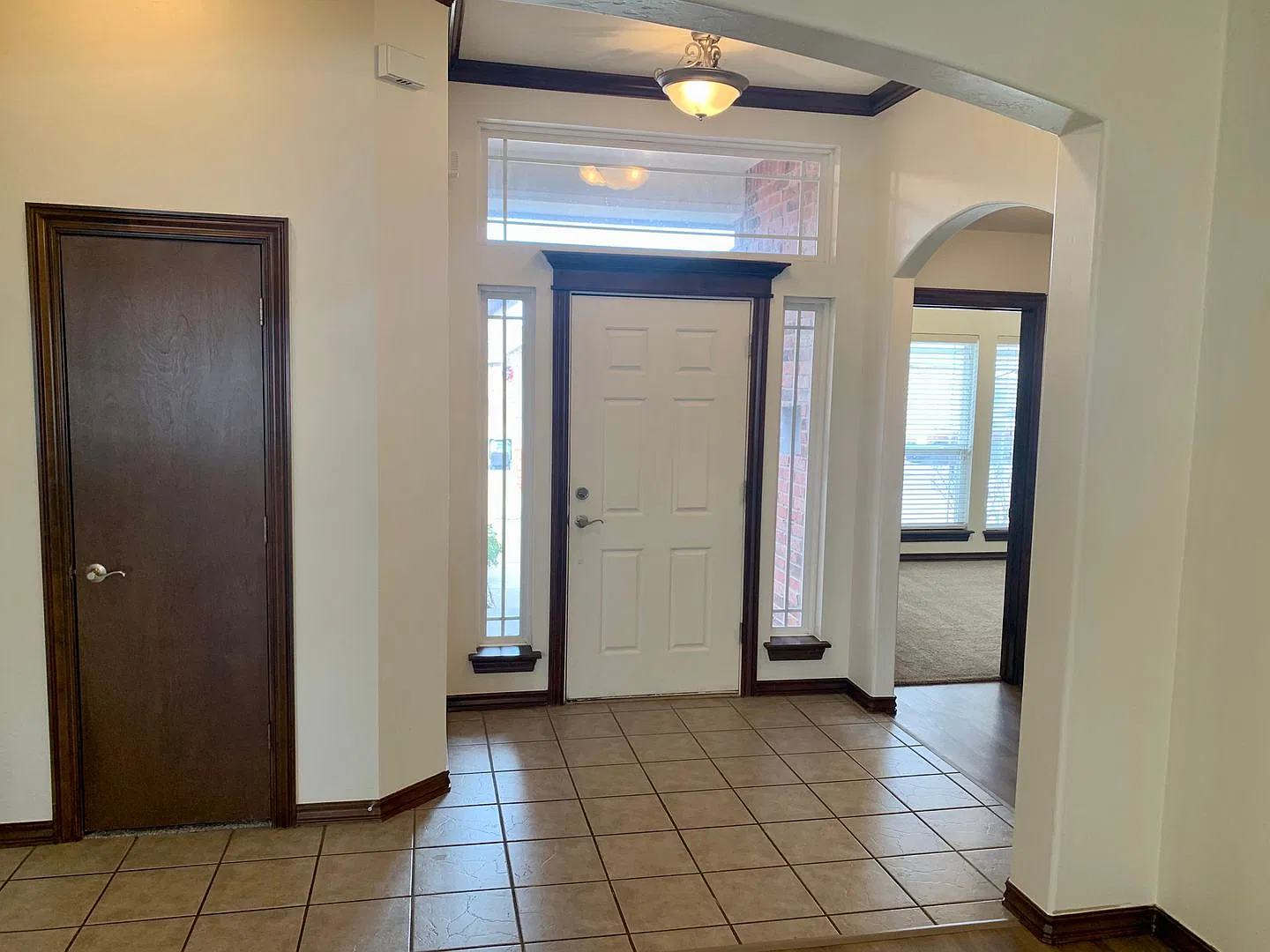 4 Bedroom, 2 Bath in Drakestone Addition of Yukon — Photo 3