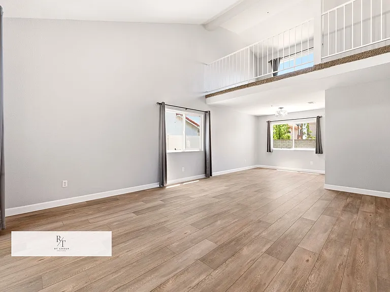 16933 Farwell St — Photo 5