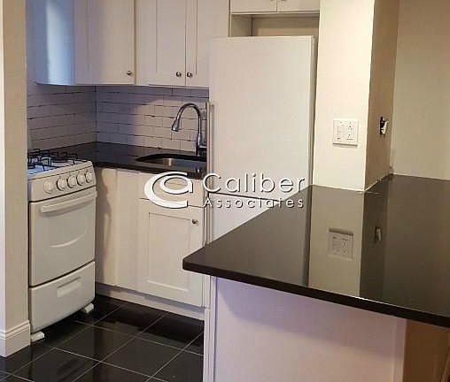 3rd image of 225 E 47th St APT 3J