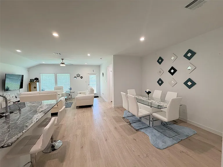 4986 Edgewood Dr — Photo 3