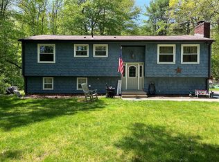 33 Carpenter Rd, Scituate, RI 02825