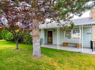 1605 Van Giesen St, Richland, WA 99354