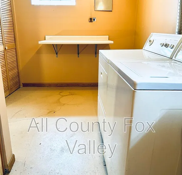 14518 S Hoxie Ave — Photo 14