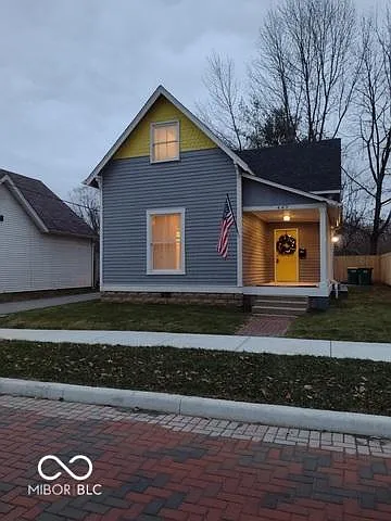 4 bed, 1384 sqft, $1,950 — Photo 2