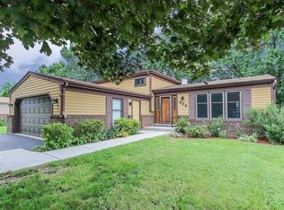 939 Saginaw Ct, Carol Stream, IL 60188