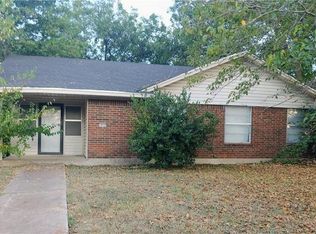 1832 Bolingbroke Pl, Fort Worth, TX 76140