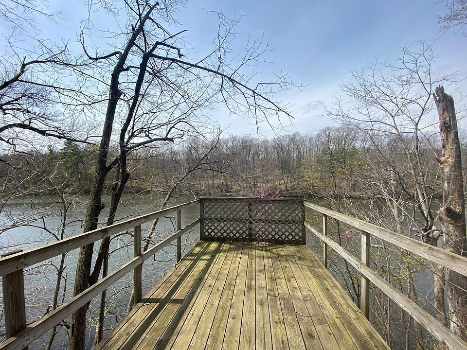 1st image of Bridge Rd