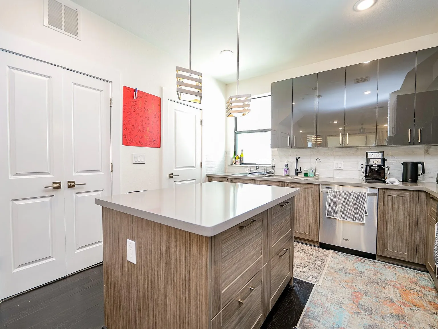 2 bed, 2.5 bath, 931 sqft, $2,600 — Photo 4