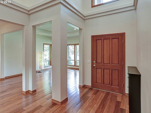 2nd image of 3019 NE Sunburst Ave