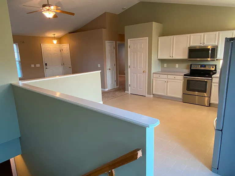 301 Double Creek Dr — Photo 7