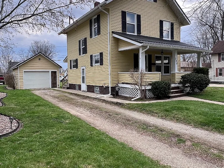 324 Tuscarawas Ave NW — Photo 1