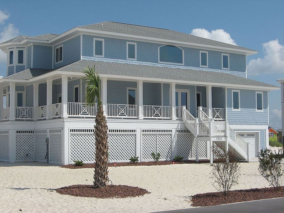 Front of House facing Gulf