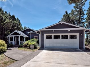 1090 S Castle Ln, Oceanside, OR