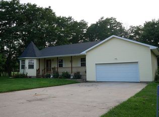 1385 Willow Creek Ln, Riverside, IA 52327