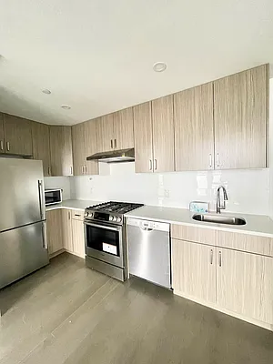 Rented by E Realty International Corp | media 2