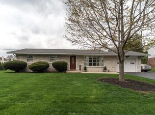 173 Akron Rd, Ephrata, PA 17522