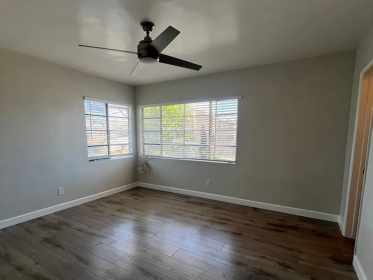 212 W Plymouth St — Photo 6