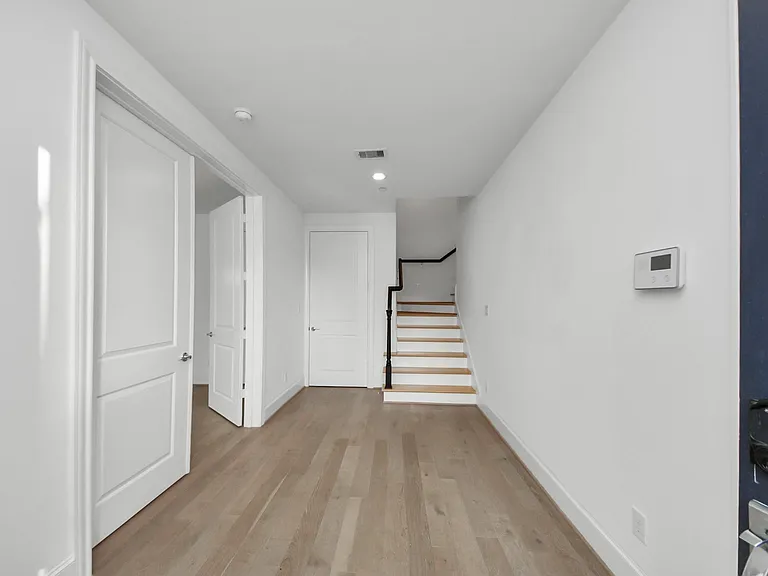 4005 Woodshire Village Est — Photo 8