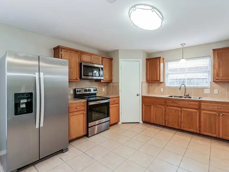 5505 Rio Sabinas St — Photo 8