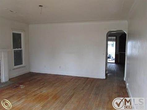 3-Living Room View 1.JPG