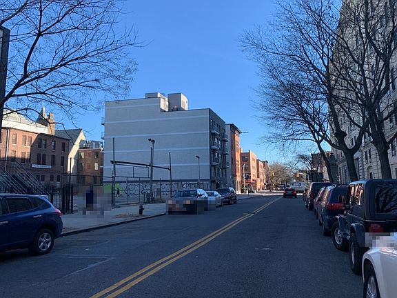 4th image of 385 Gates Ave