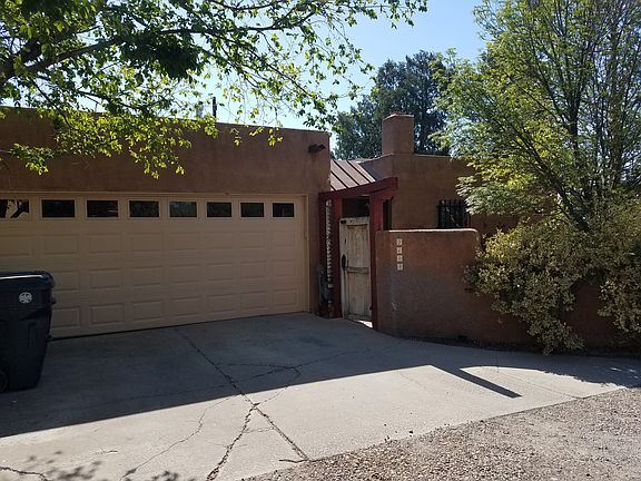 2nd image of 3104 Camino Cepillo NW
