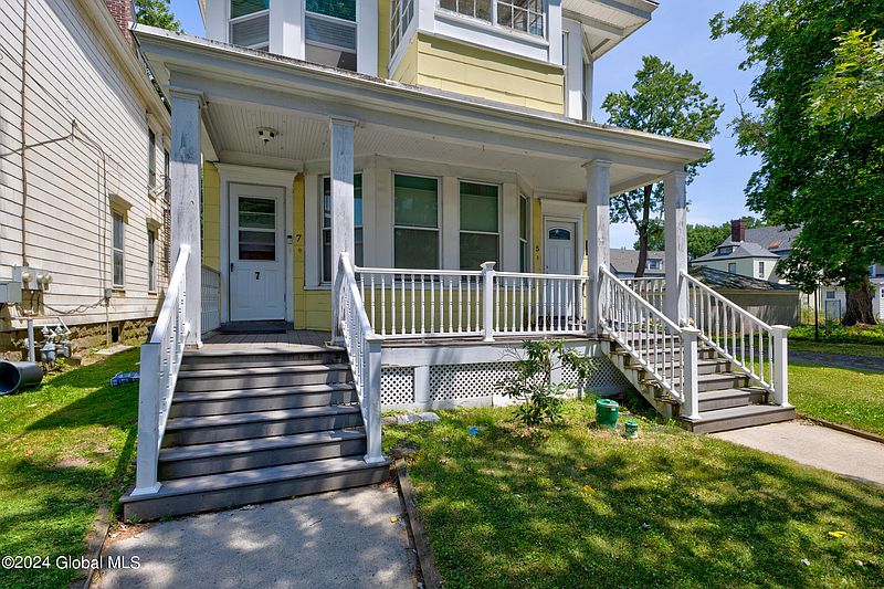 2nd image of 5 Woodlawn Avenue