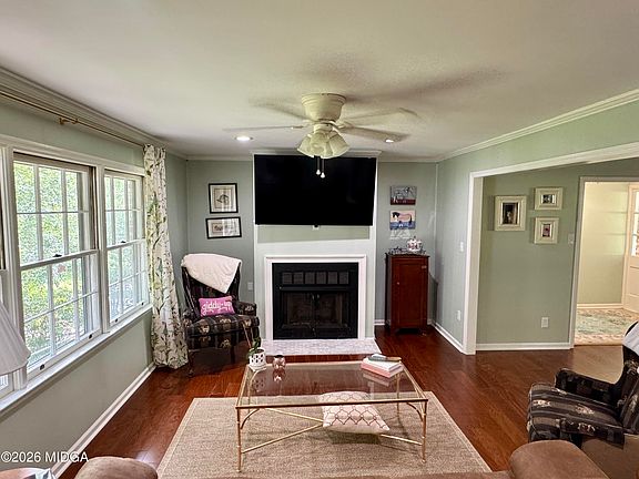 3rd image of 1847 Flintwood Dr