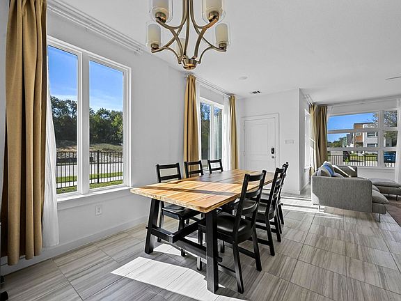 5th image of 375 Oakbend Dr