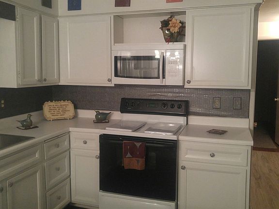 5th image of 1513 Earlham Ave